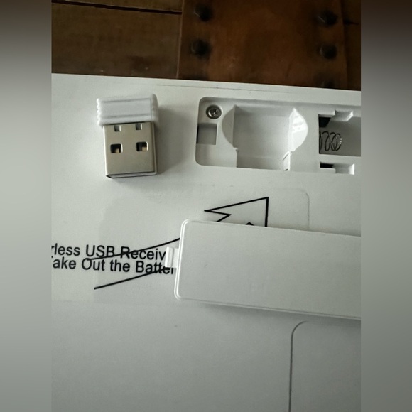 CIMETECH 2.4G Full-Size Slim Wireless Keyboard and Mouse Combo Pink - Picture 8 of 10